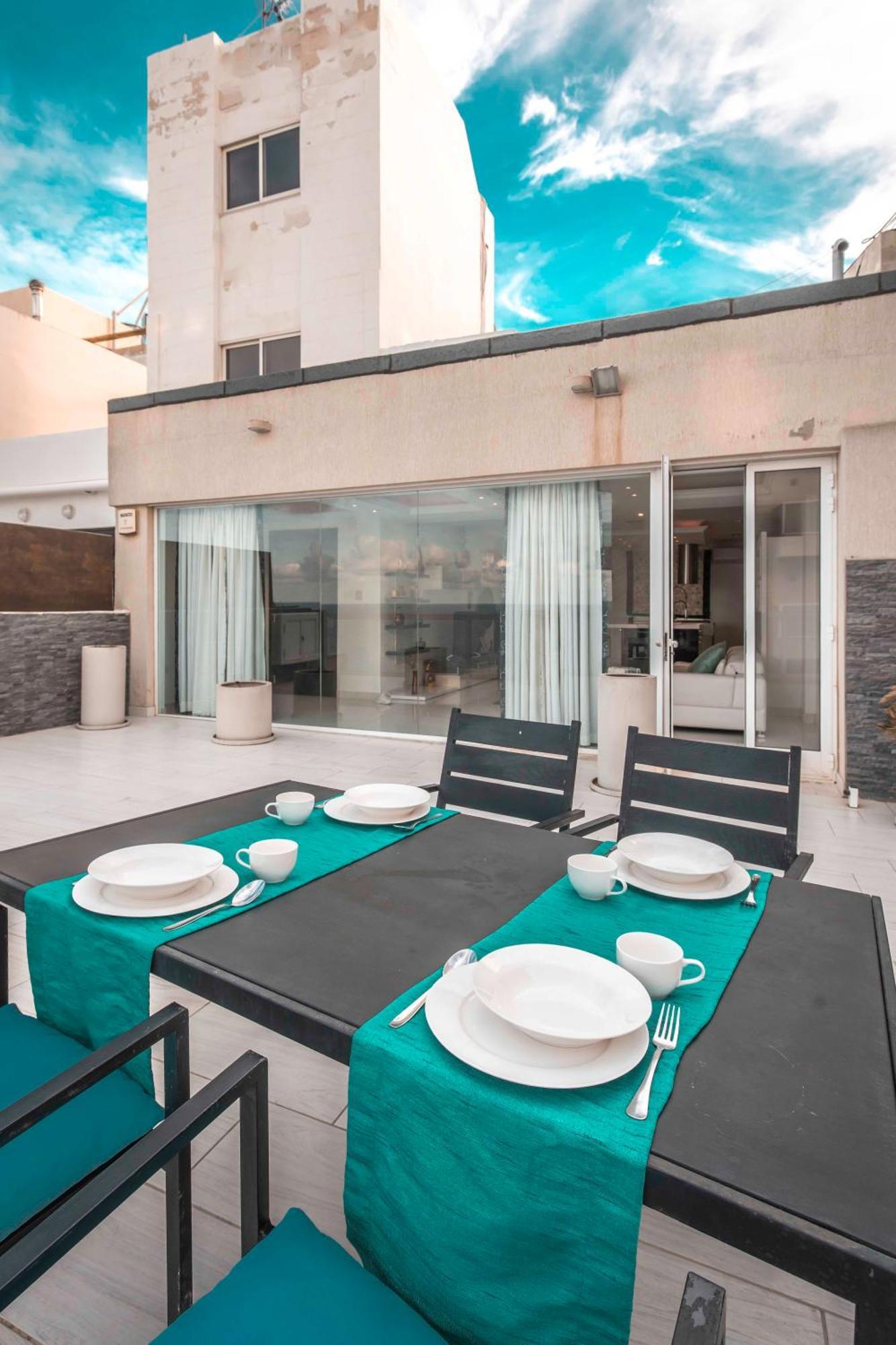 Oceanfront 3Br Penthouse Luxury & Views In Sliema Lägenhet Exteriör bild